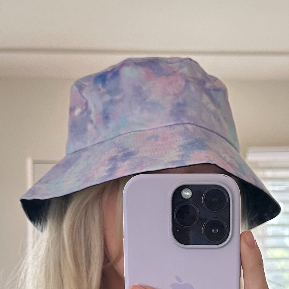 Bucket Hat Galaxy Tie Dye NWOT (OS)